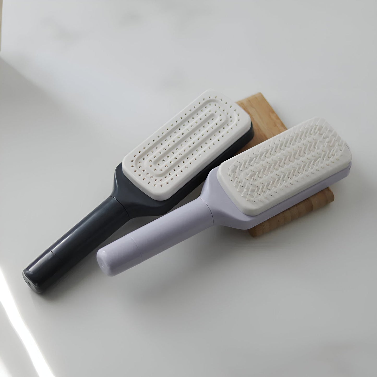 Brosse Rétractable  – Peigne Antistatique & Autonettoyant✨